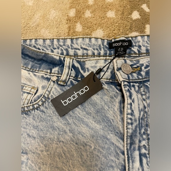 Boohoo Acid Wash distressed denim mom shorts women’s size 12 - Picture 5 of 9